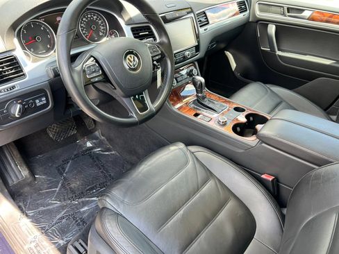 Used 2012 Volkswagen Touareg TDI AWD/4WD image 17