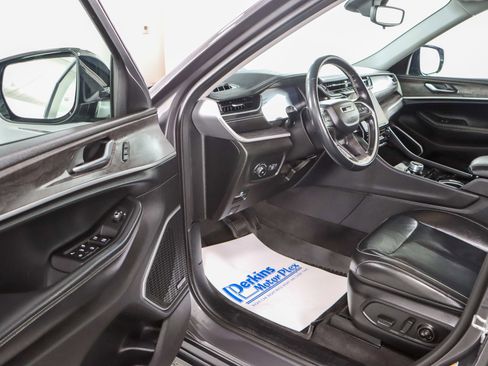 Used 2021 Jeep Grand Cherokee L Limited image 3