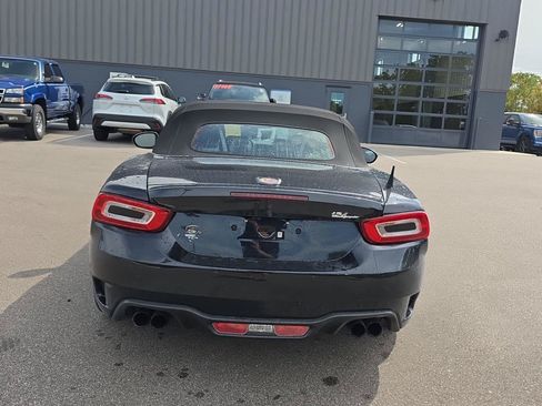 Used 2017 FIAT 124 Spider Abarth RWD image 4