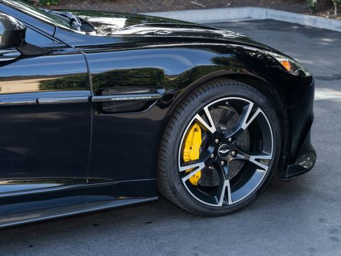 Used 2018 Aston Martin Vanquish S image 8