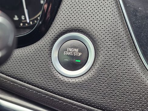 Used 2018 Cadillac XT5 Luxury image 39