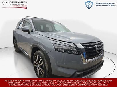 Used 2025 Nissan Pathfinder Platinum w/ Cargo Package