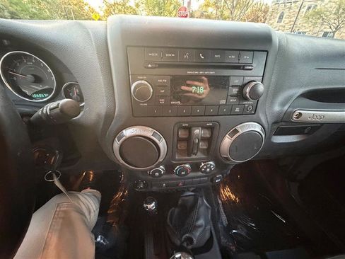Used 2015 Jeep Wrangler Unlimited Sport AWD/4WD image 34