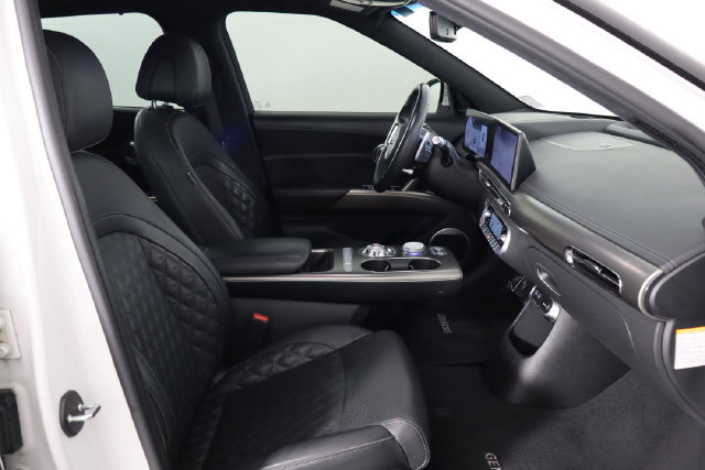 Used 2023 Genesis GV60 Performance AWD/4WD image 17