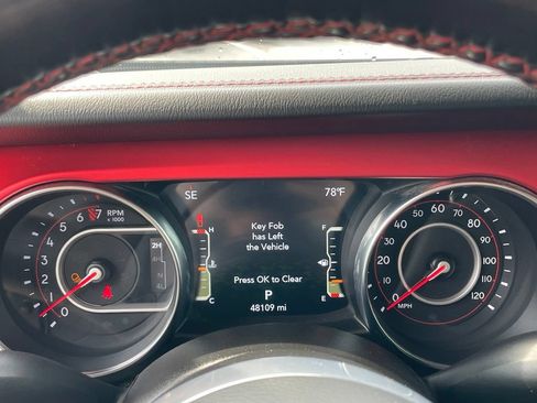 Used 2021 Jeep Gladiator Rubicon AWD/4WD image 14