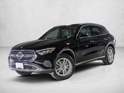 Certified 2025 Mercedes-Benz GLC 300 4MATIC image 2