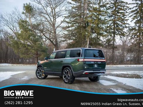 Used 2023 Rivian R1S Adventure image 2