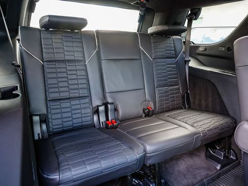 Used 2025 Cadillac Escalade Sport Platinum w/ LPO, ONYX Package AWD/4WD image 21