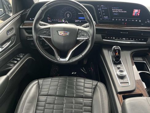 Used 2022 Cadillac Escalade ESV Premium Luxury Platinum AWD/4WD image 13