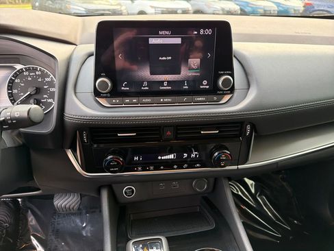 Used 2022 Nissan Rogue SV image 25