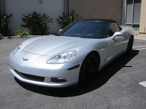 Used 2009 Chevrolet Corvette Convertible w/ Preferred Equipment Group RWD image 6