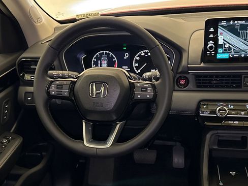 New 2025 Honda Pilot Touring image 16