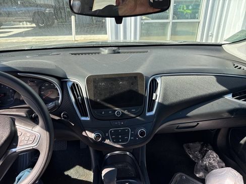 Used 2025 Chevrolet Malibu LT image 13