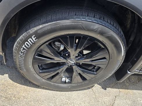 Used 2023 Nissan Rogue SV w/ SV Premium B Package FWD image 10