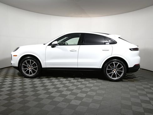 Used 2026 Porsche Cayenne Coupe AWD/4WD image 2