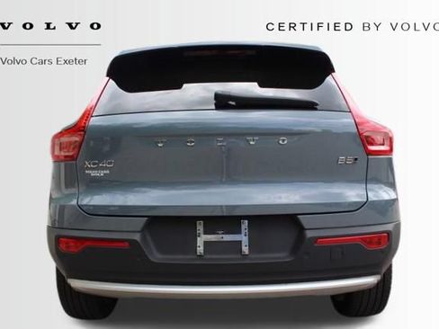 Used 2023 Volvo XC40 B5 Plus w/ Protection Package Premier AWD/4WD image 8