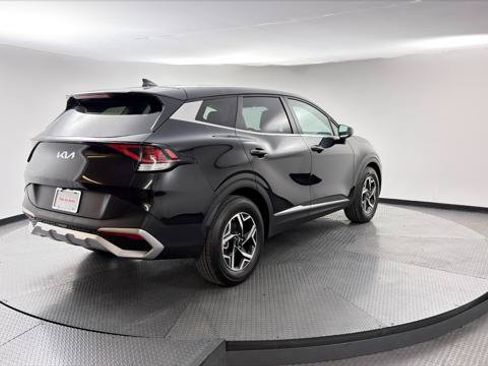 Used 2025 Kia Sportage LX FWD image 8