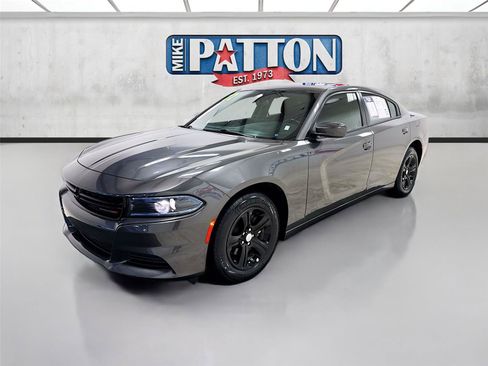 Used 2022 Dodge Charger SXT RWD image 3