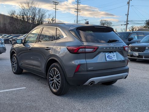 Certified 2023 Ford Escape SE w/ PHEV Premium Package image 5