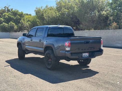 Used 2021 Toyota Tacoma TRD Off-Road w/ Technology Package AWD/4WD image 6
