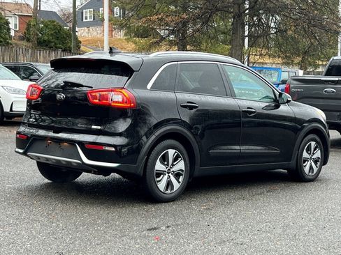 Used 2018 Kia Niro EX Premium image 5