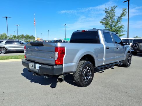 Used 2022 Ford F250 XL RWD image 3