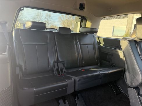 Used 2022 Ford Expedition XLT image 32