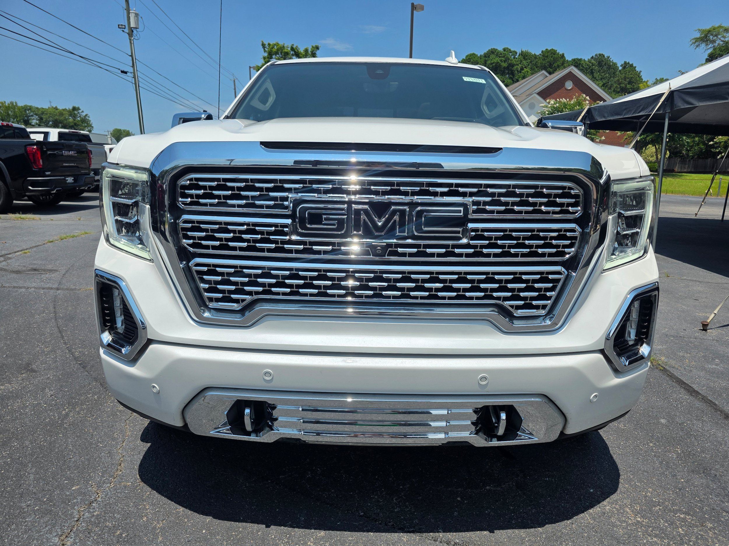 Used 2021 GMC Sierra 1500 Denali w/ Technology Package AWD/4WD image 2