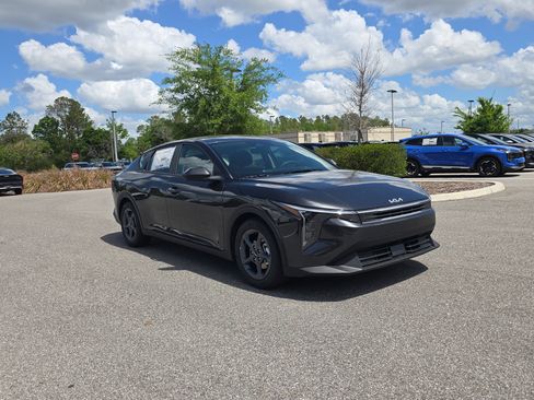 New 2026 Kia K4 FWD image 2