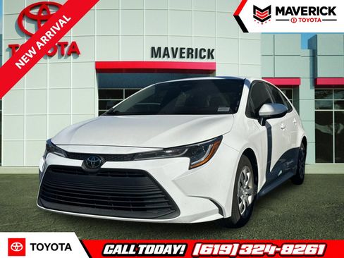 Used 2025 Toyota Corolla LE FWD image 1