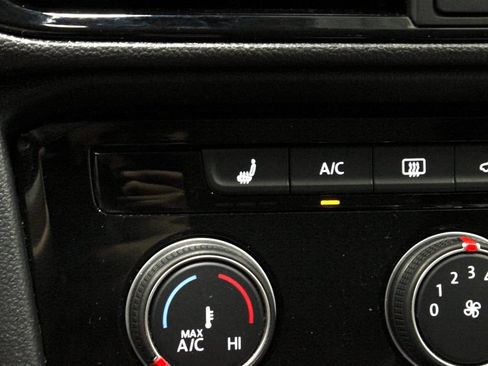 Used 2025 Volkswagen Taos S AWD/4WD image 4