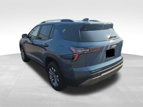 Used 2025 Chevrolet Equinox LT w/ Safety and Technology Package FWD image 4