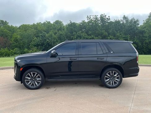 Used 2023 Cadillac Escalade Sport Platinum AWD/4WD image 2