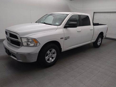 Used 2019 RAM 1500 Classic SLT RWD image 2