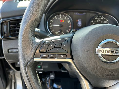 Used 2021 Nissan Rogue Sport S image 14