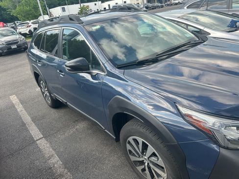 Used 2024 Subaru Outback Premium AWD/4WD image 6