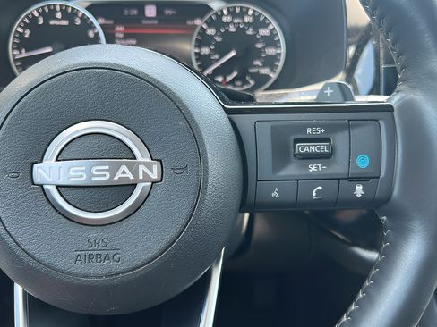 Used 2025 Nissan Pathfinder SL FWD image 29