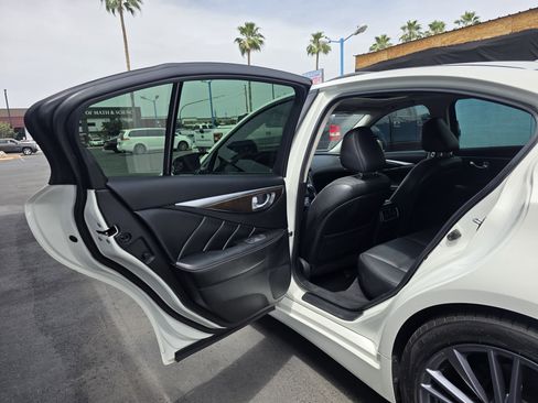 Used 2018 INFINITI Q50 Luxe RWD image 12