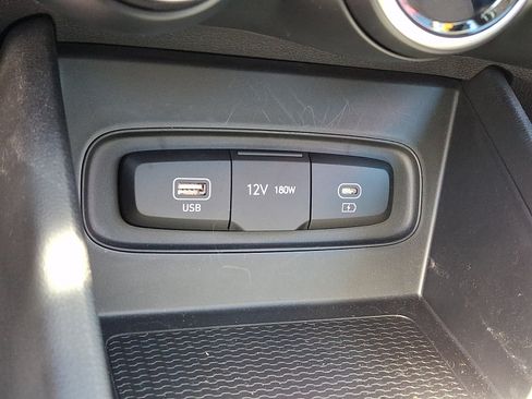 Used 2023 Hyundai Venue SEL FWD image 24