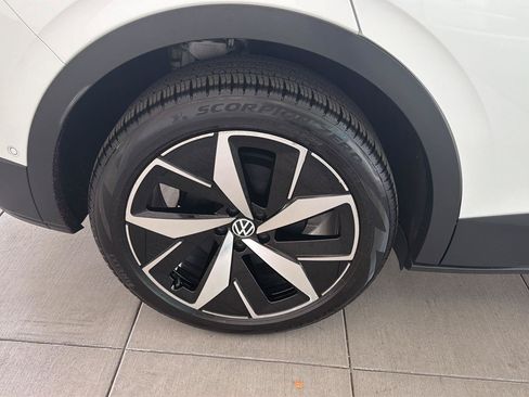 Used 2023 Volkswagen ID.4 Pro S AWD/4WD image 9