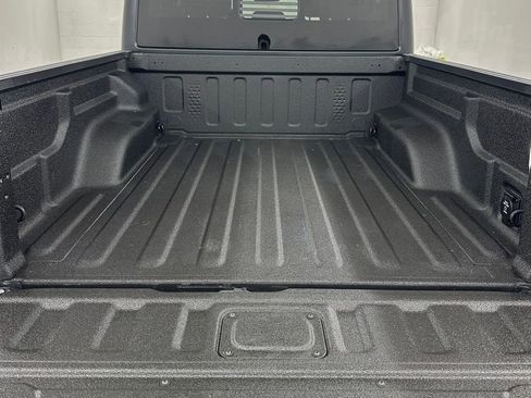 Used 2022 Jeep Gladiator Willys image 35