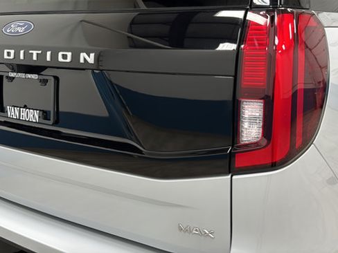 Used 2025 Ford Expedition Max Active AWD/4WD image 41