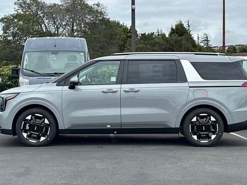 New 2026 Kia Carnival EX FWD image 7