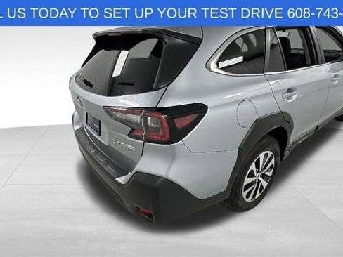 Certified 2025 Subaru Outback Premium image 3