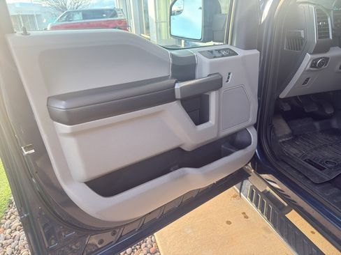 Used 2017 Ford F150 XLT w/ Equipment Group 302A Luxury image 10