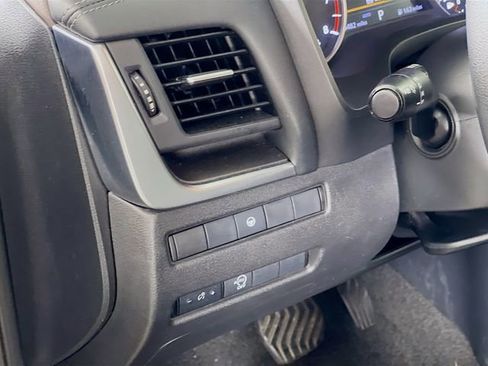 Used 2023 Nissan Rogue SV AWD/4WD image 11