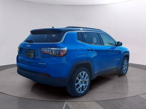 Used 2025 Jeep Compass Limited AWD/4WD image 5