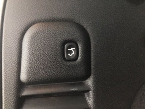 Used 2019 Jeep Grand Cherokee Limited w/ Luxury Group II image 9