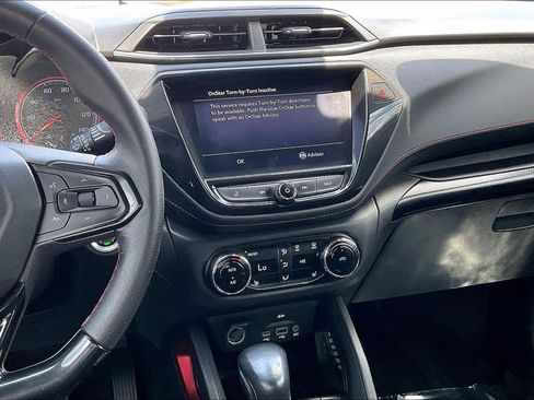 Used 2021 Chevrolet TrailBlazer RS w/ Technology Package FWD image 7