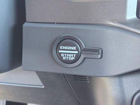 New 2025 Ford Bronco Badlands image 13